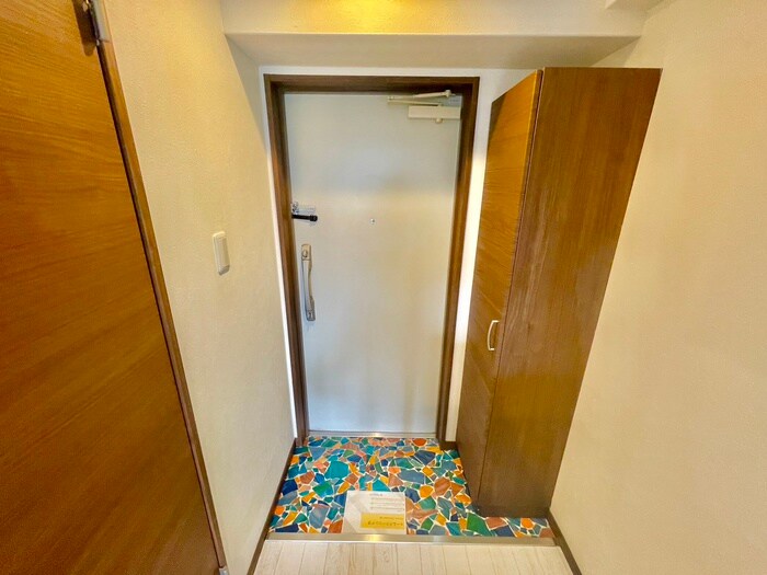 物件内観写真7　(玄関)