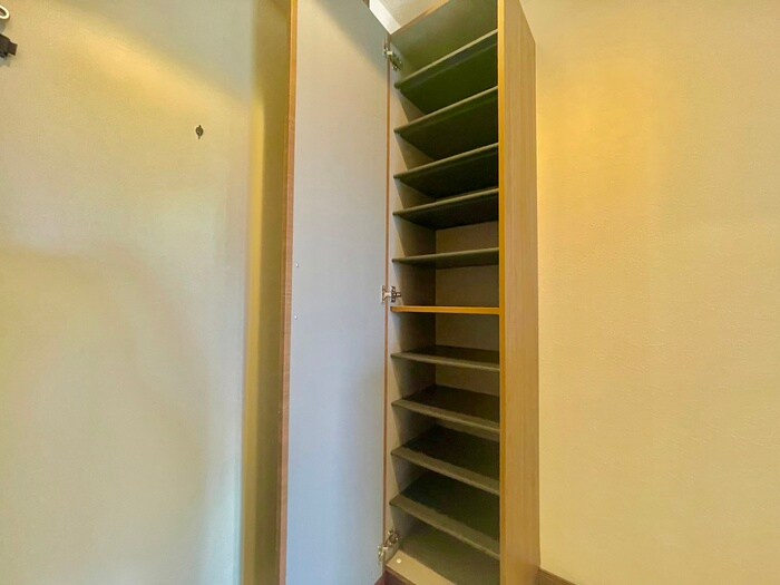 物件内観写真8　(靴箱)