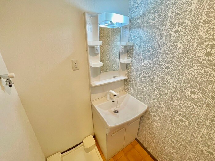 物件内観写真11　(洗面)