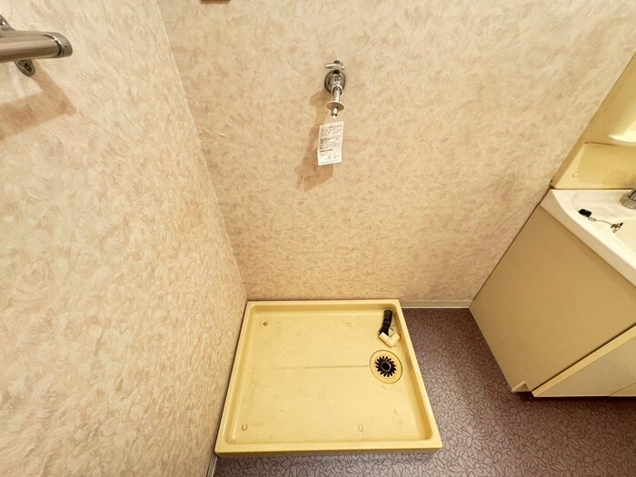 物件内観写真18　(洗濯機置場)