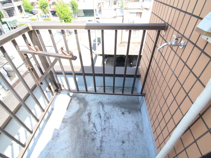 物件内観写真18　(洗濯機置場)