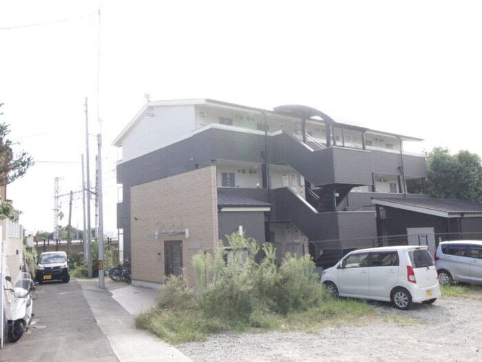 物件外観写真2　(駐車場)