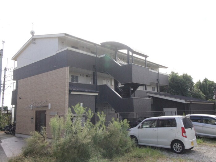 物件外観写真5　(エントランス部分)