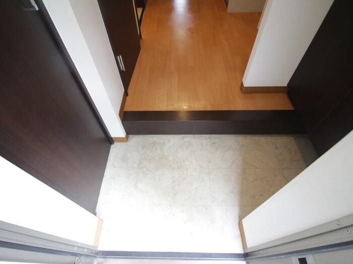 物件内観写真14　(玄関)