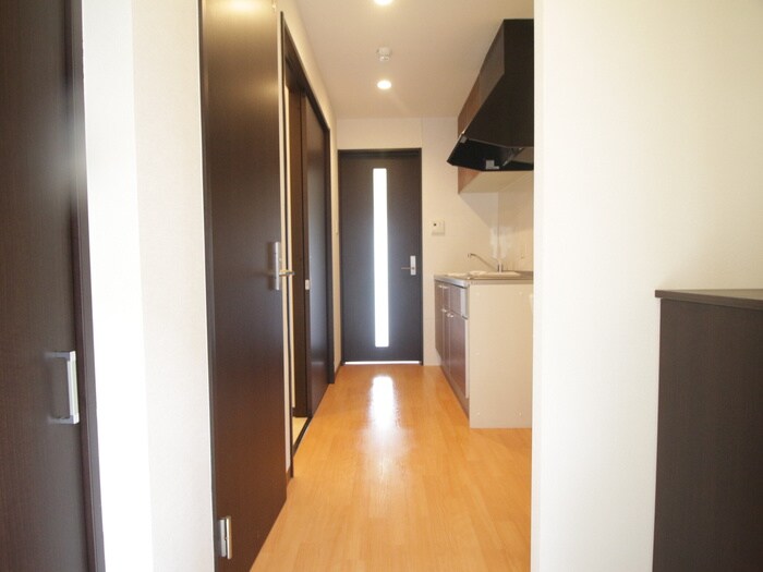 物件内観写真16　(廊下)