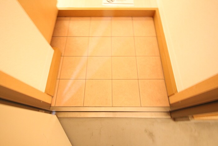 物件内観写真18　(玄関)