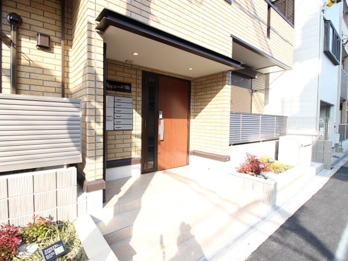 物件外観写真4　(エントランス部分)