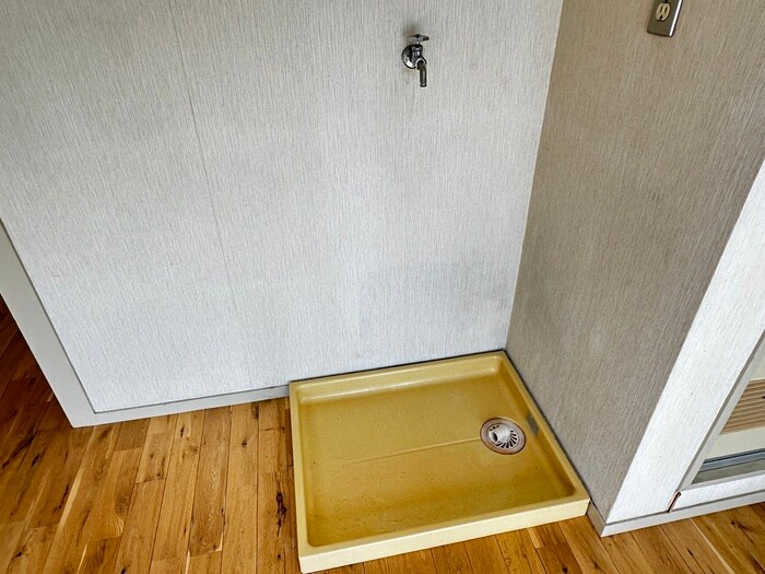 物件内観写真14　(洗濯機置場)