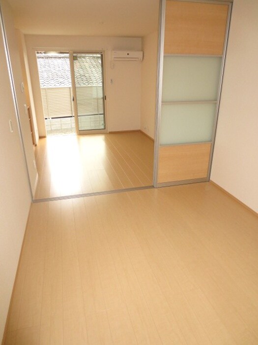 物件内観写真9　(居室)