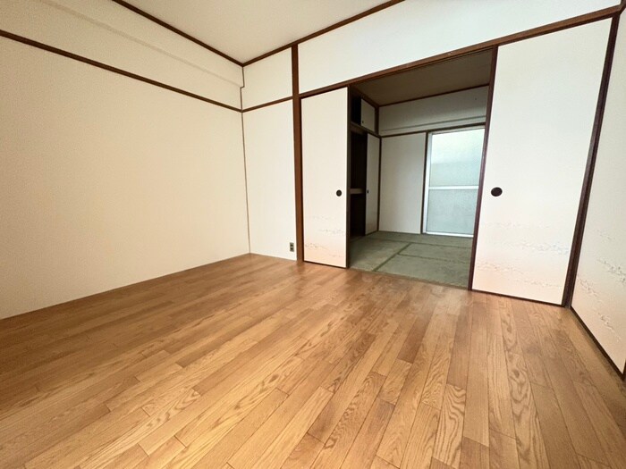 物件内観写真8　(居室)