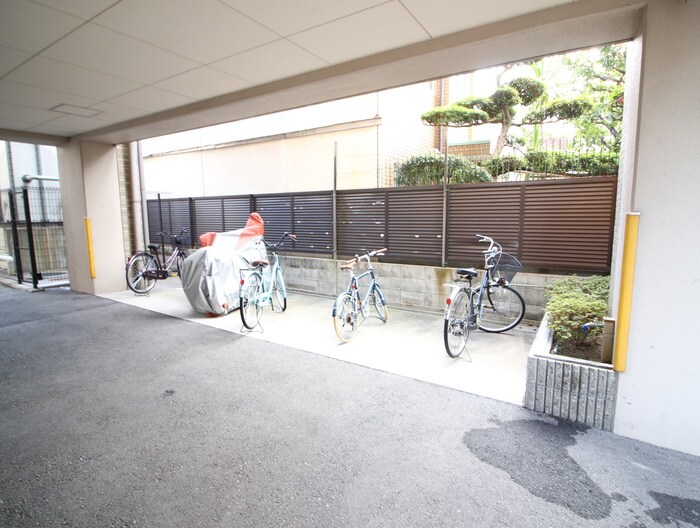 物件外観写真5　(駐輪場)