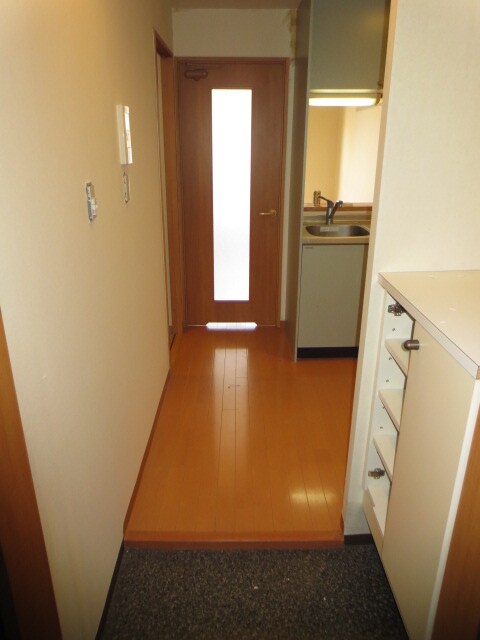 物件内観写真11　(玄関)