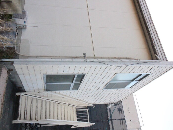 物件外観写真4　(エントランス部分)