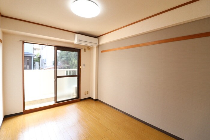 物件内観写真8　(居室)