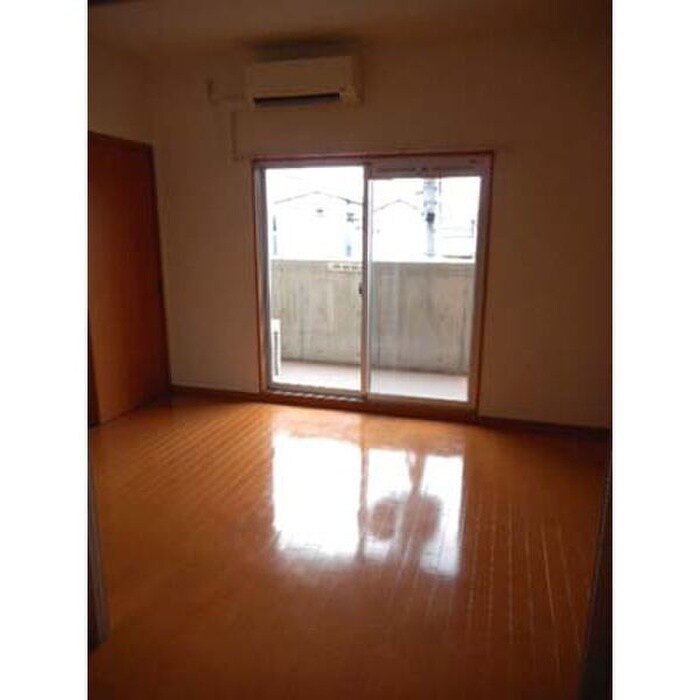 物件内観写真3　(居室)