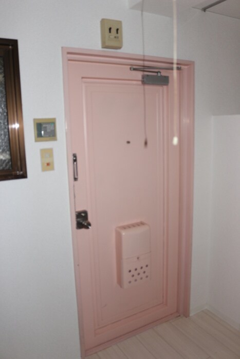 物件内観写真9　(玄関)