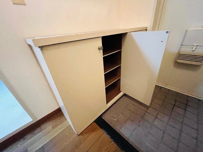 物件内観写真15　(靴箱)