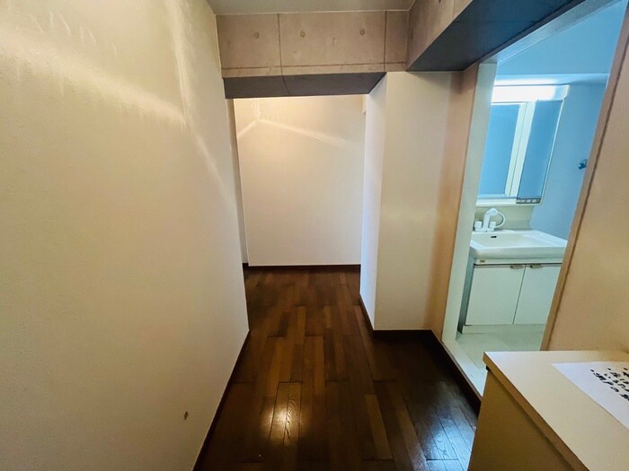 物件内観写真16　(廊下)