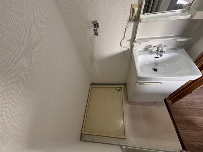 物件内観写真14　(洗濯機置場)