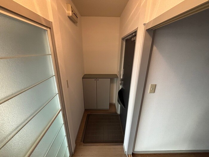 物件内観写真18　(玄関)