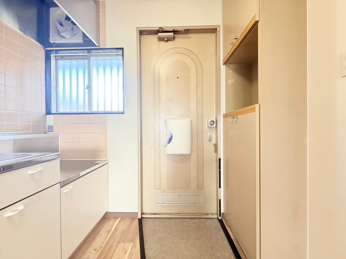 物件内観写真15　(玄関)