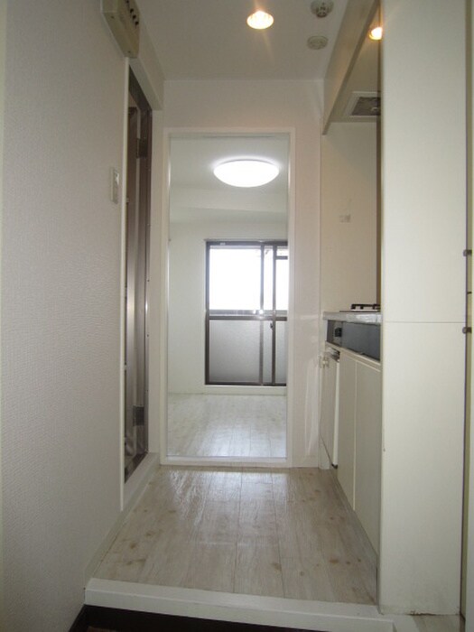 物件内観写真11　(玄関)