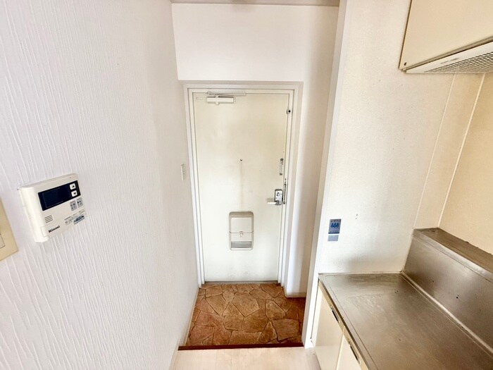 物件内観写真16　(玄関)