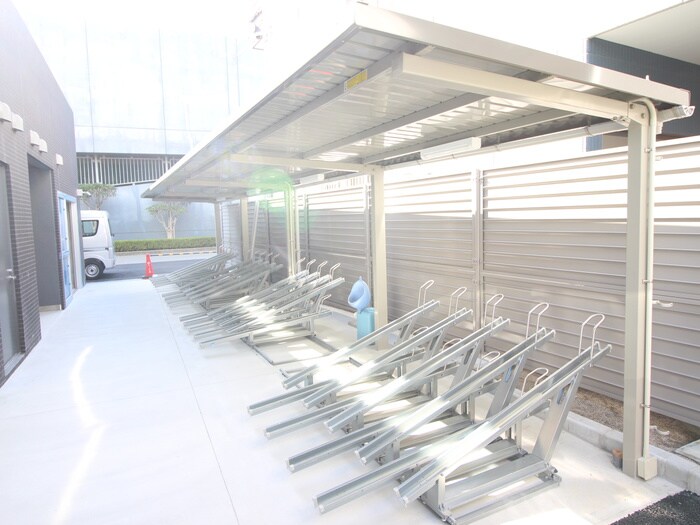 物件外観写真3　(駐輪場)