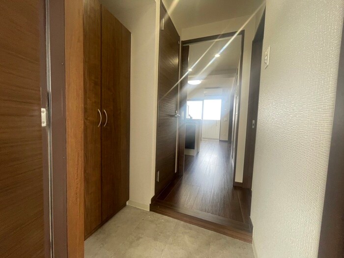 物件内観写真15　(玄関)