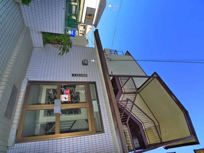 物件外観写真5　(駐車場)