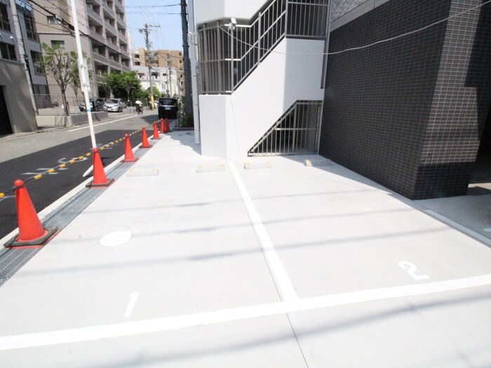 物件外観写真6　(駐車場)