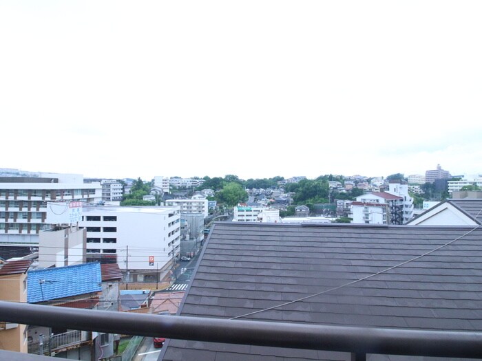 物件内観写真17　(室内からの展望)