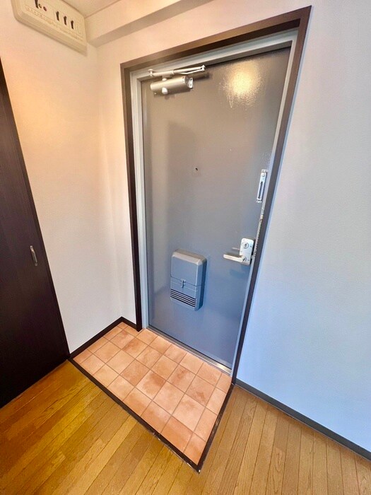 物件内観写真14　(玄関)