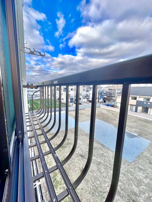 物件内観写真15　(室内からの展望)