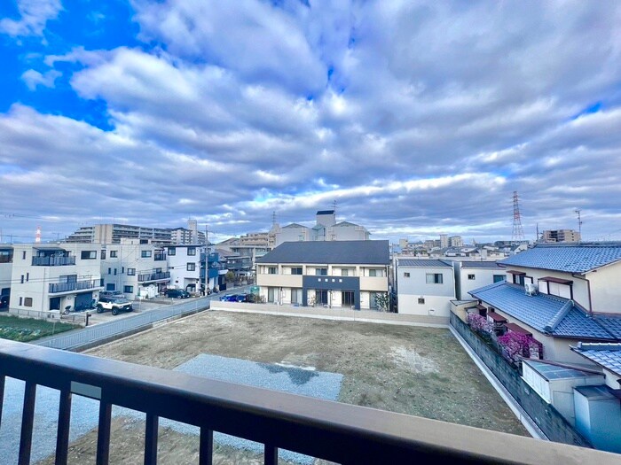 物件内観写真16　(室内からの展望)