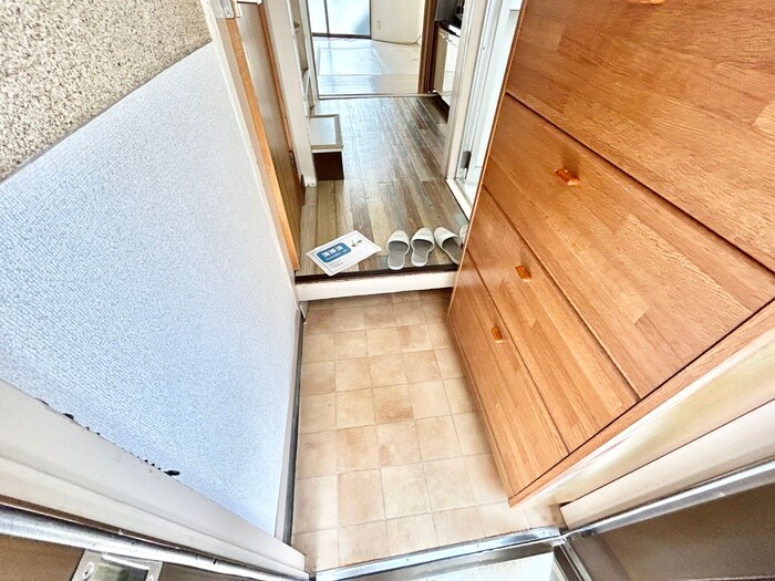 物件内観写真13　(玄関)