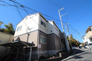 ファミール万博公園外観写真