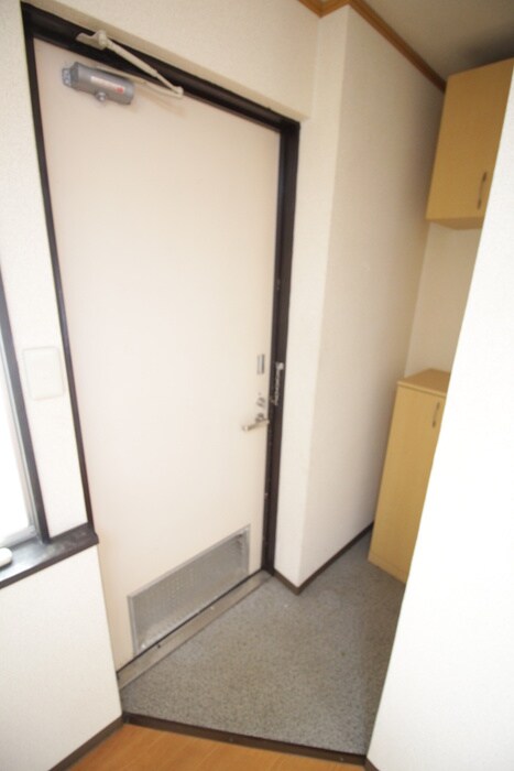 物件内観写真17　(玄関)