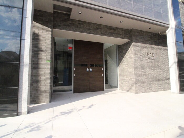 物件外観写真5　(エントランス部分)