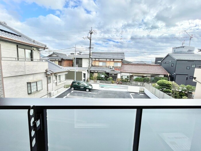 物件内観写真18　(室内からの展望)