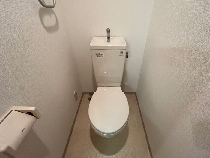 物件内観写真13　(トイレ)