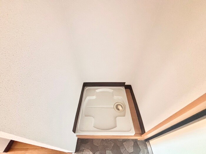 物件内観写真10　(洗濯機置場)