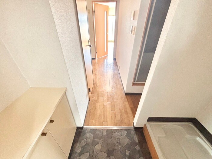 物件内観写真17　(玄関)