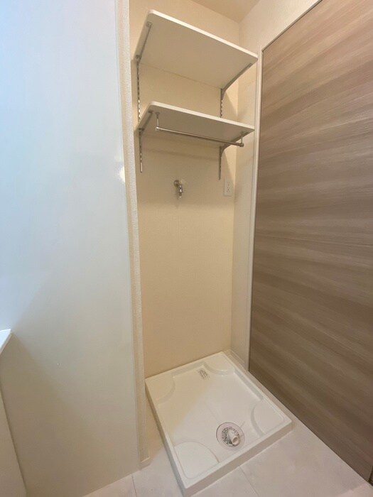 物件内観写真12　(洗濯機置場)