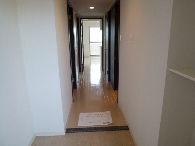 物件内観写真16　(玄関)