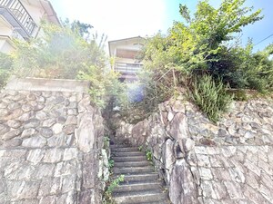 ペディハウス川西松が丘町外観写真