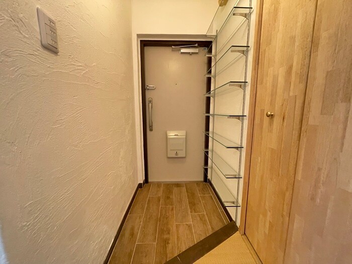物件内観写真7　(玄関)