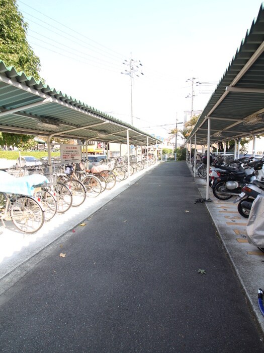物件外観写真6　(駐輪場)