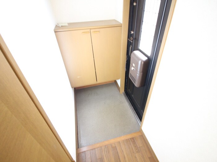 物件内観写真13　(玄関)