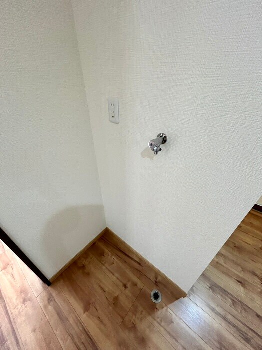 物件内観写真14　(洗濯機置場)